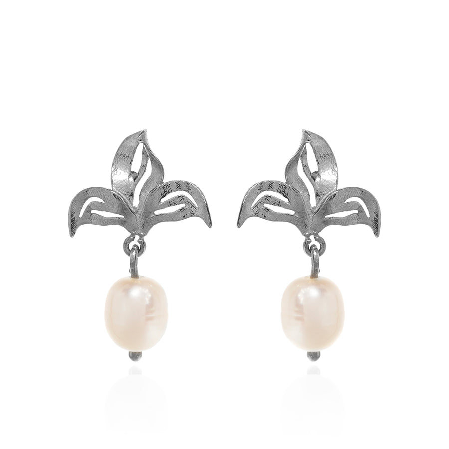 The Tri Leafed Pearl Drops