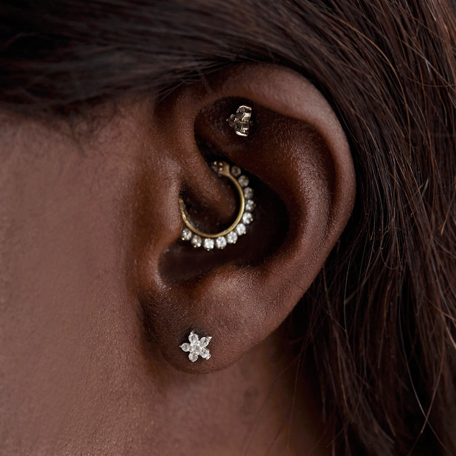 The Black Sapphire Flower Stud in 9kt Gold