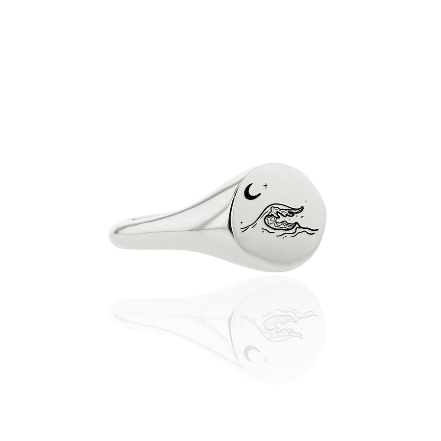 The Wave's Chunky Signet Ring in Silver