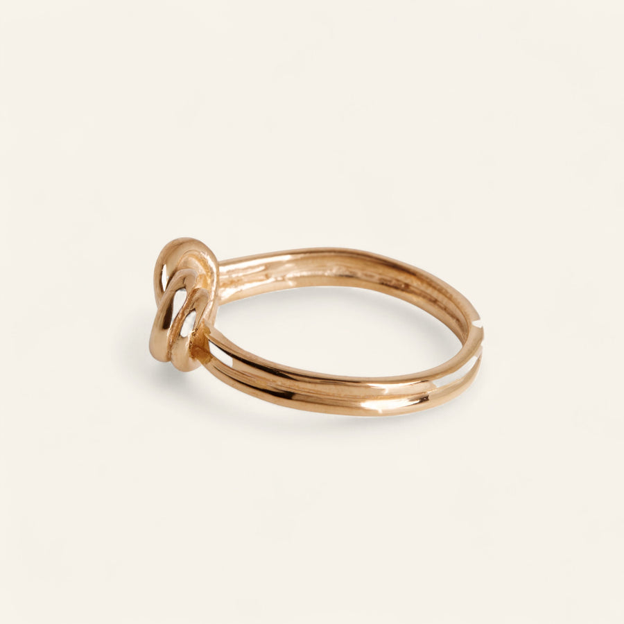 The Double Knot Ring