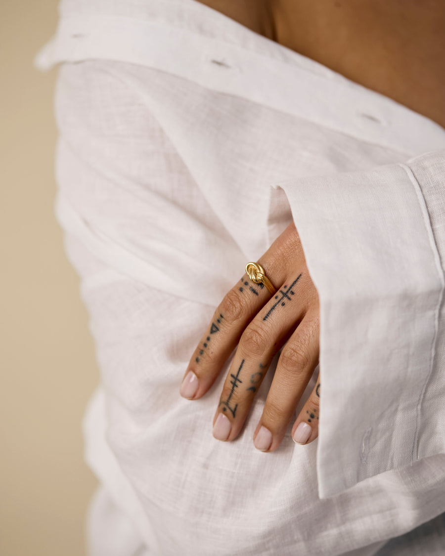 The Double Knot Ring