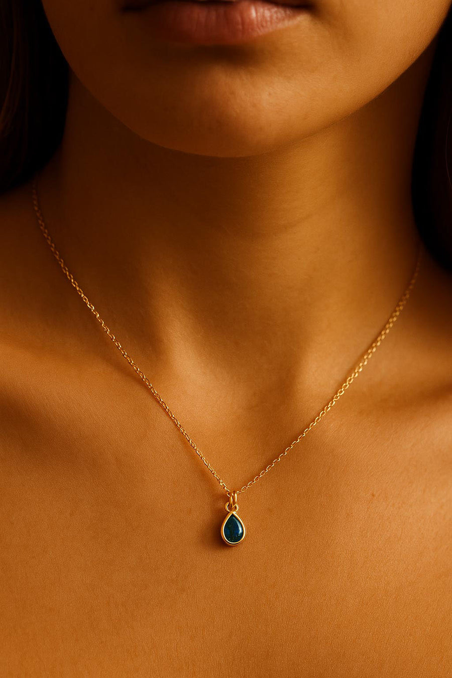 The 6x4 London Topaz Pear Cut Stone Necklace in 9kt Rose Gold