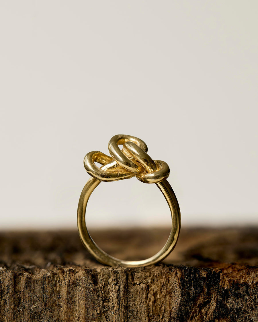 The Amara Knot Ring