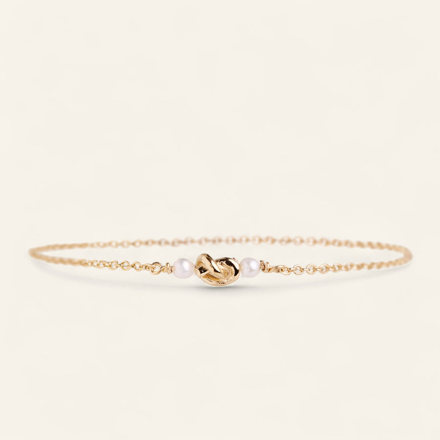 The Knot & Pearl Bracelet