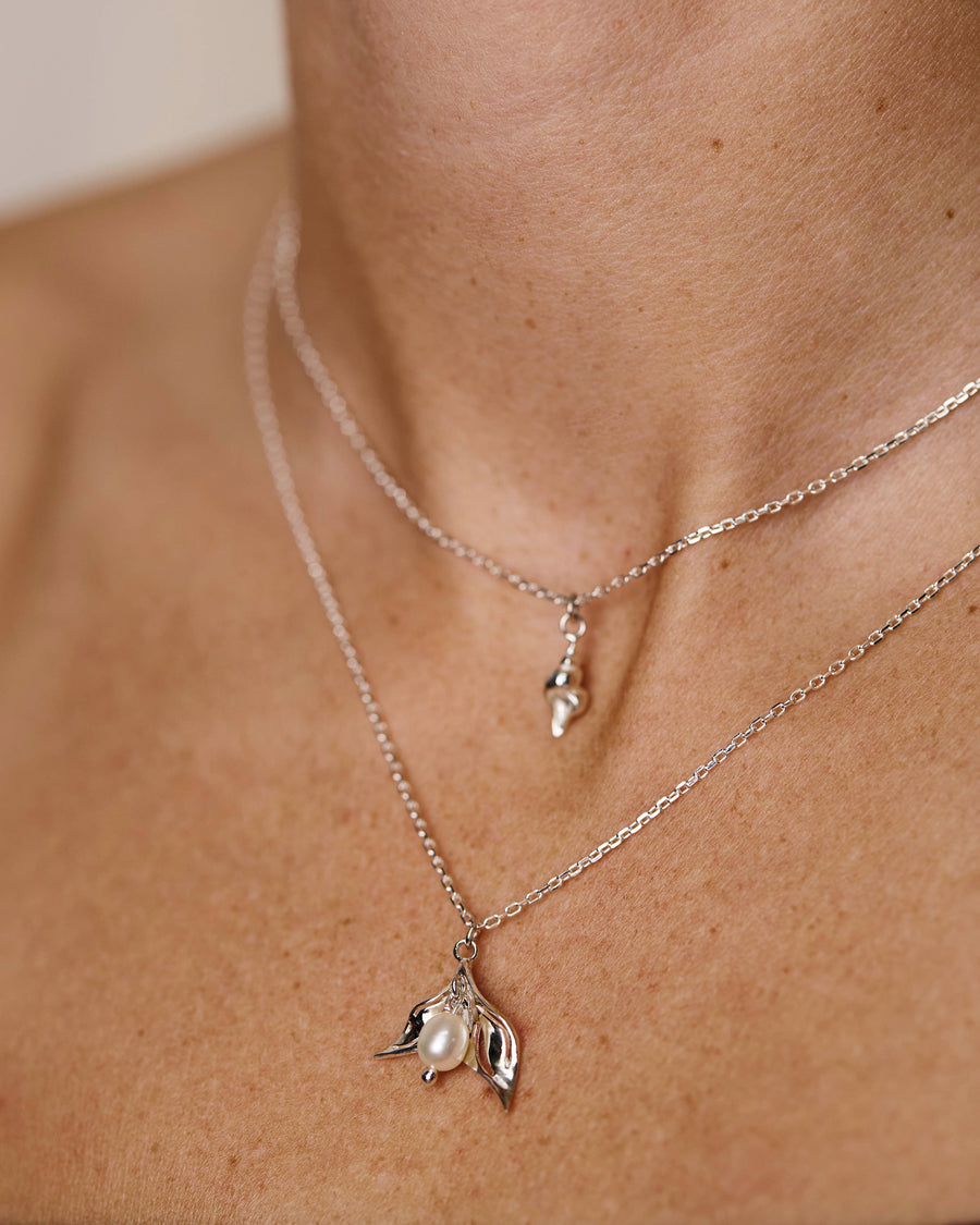 The Petite Tulip Shell Necklace in Silver