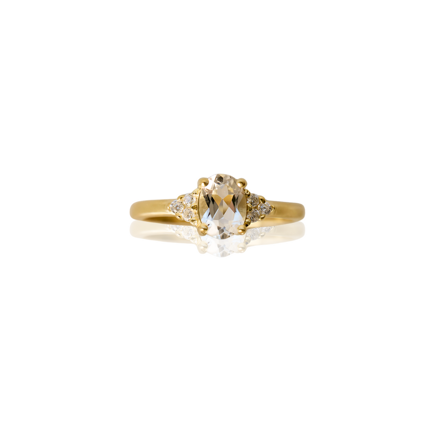 The Diamond Oval Lewis Cluster Ring in 9kt Gold
