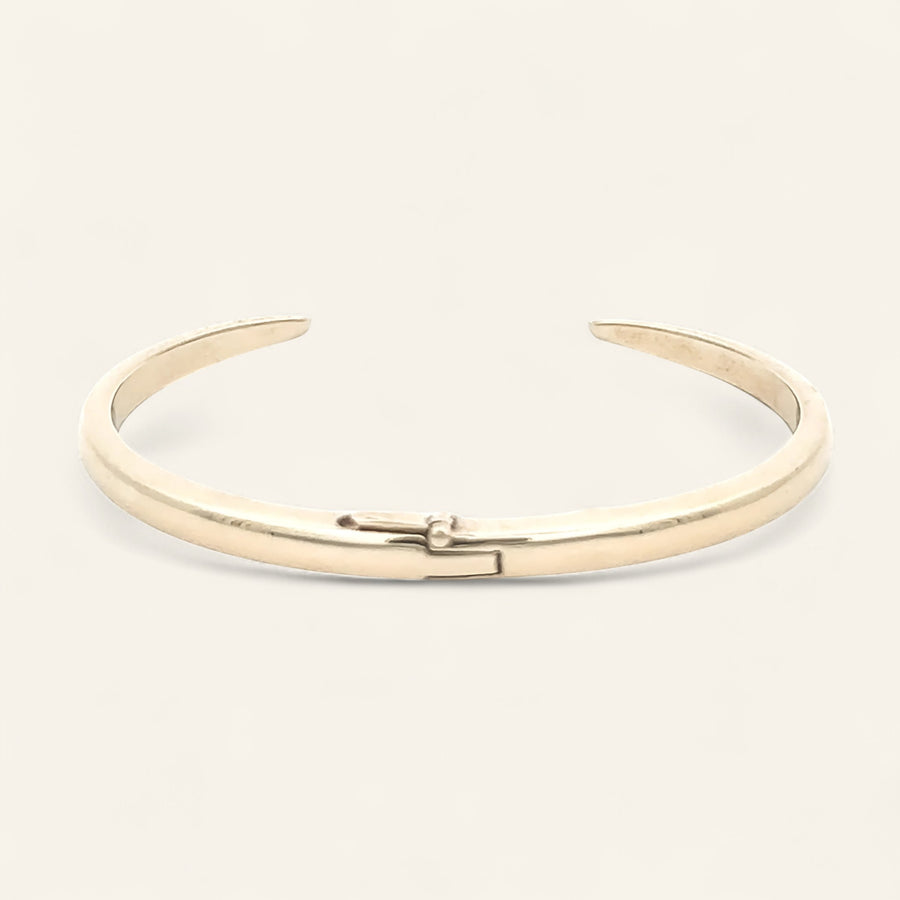 The Interlocking Open Bangle in 9kt Gold