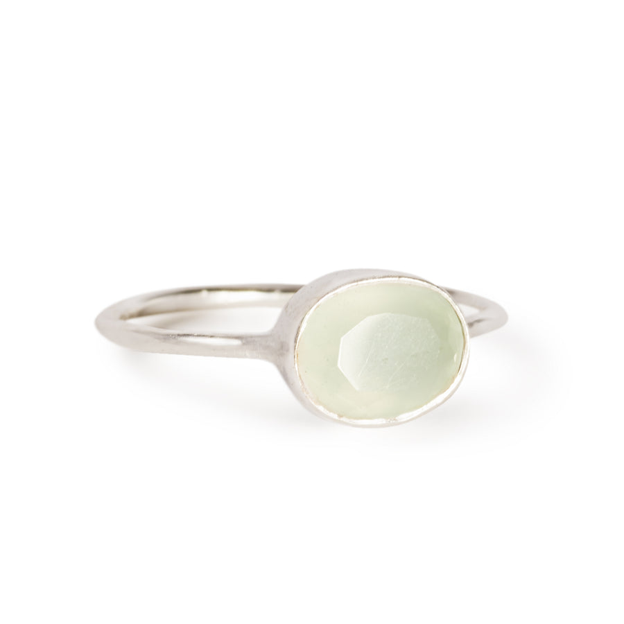 The Oval Stone Ring in Silver