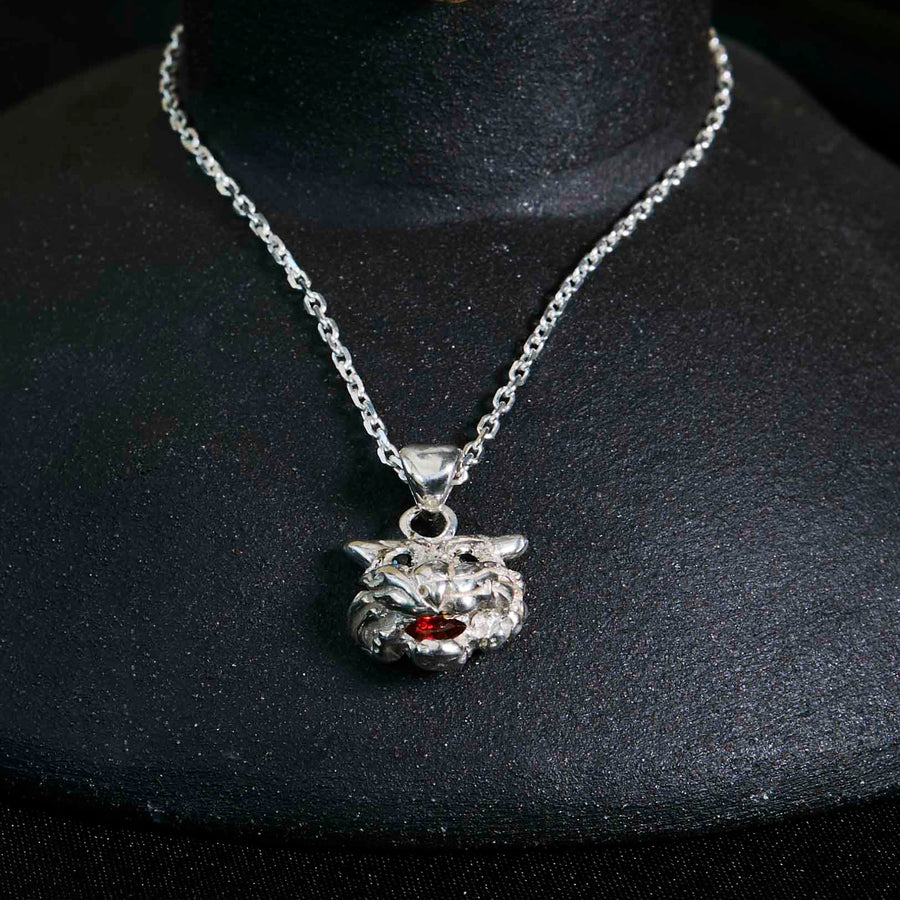 The Tiger Necklace in Silver