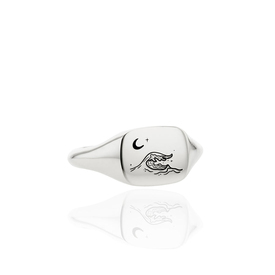 The Wave's Chunky Signet Ring in Silver