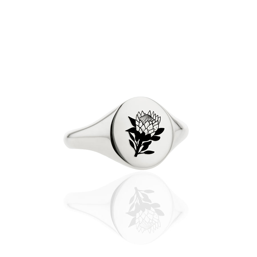 The Protea's Chunky Signet Ring in Silver