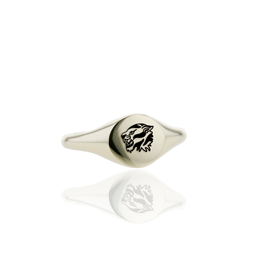 The Tiger's Slim Signet Ring in Gold